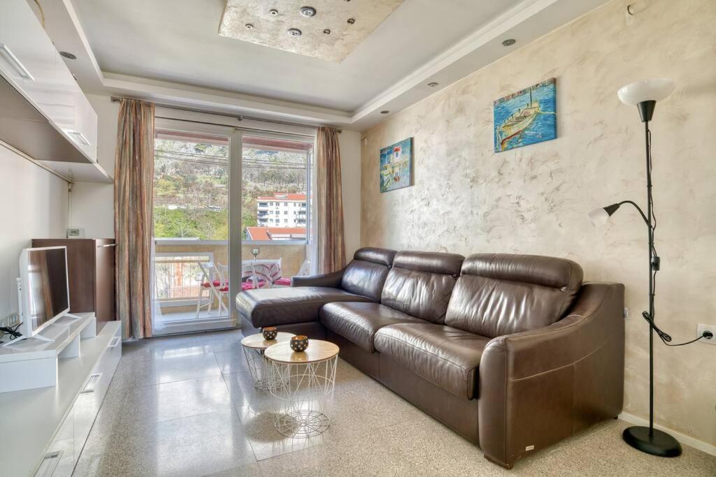 Cozy Nest Apartment- Central And Seaboard With Elevator 科托尔 外观 照片